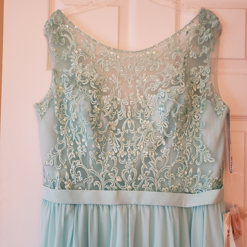 NWT, Unaltered Morilee Chiffon Bridesmaids Dress in Mint Green - Picture 4 of 12